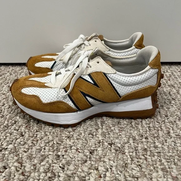 Bandier x NEW BALANCE 327 Women’s Size 8 Workwear Tan WS327QW EXCELLENT - Picture 3 of 7